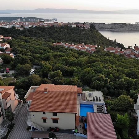 Apartman "Sabine Red" With Heated Pool Omišalj Eksteriør billede