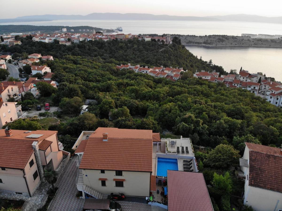 Apartman "Sabine Red" With Heated Pool Omišalj Eksteriør billede