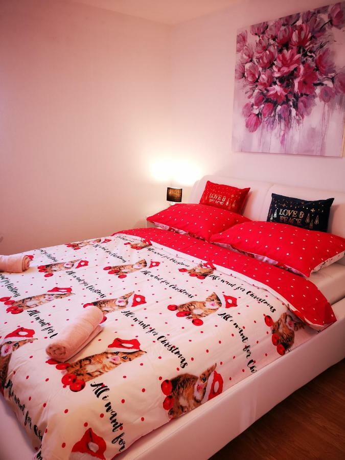 Apartman "Sabine Red" With Heated Pool Omišalj Eksteriør billede