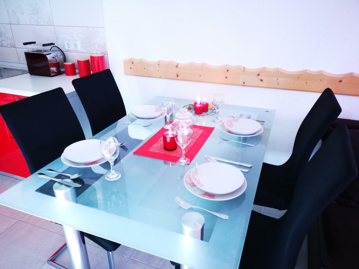 Apartman "Sabine Red" With Heated Pool Omišalj Eksteriør billede